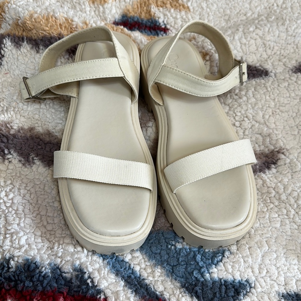 Platform sandals